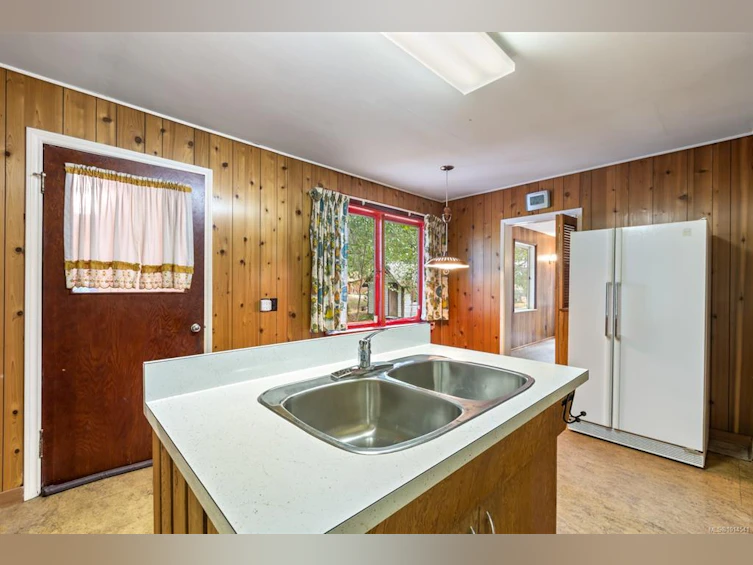 2875 Cumberland Road, Courtenay, BC, V9N 9P1 - 10