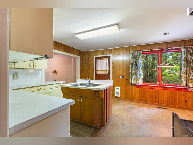 2875 Cumberland Road, Courtenay, BC, V9N 9P1 - 8