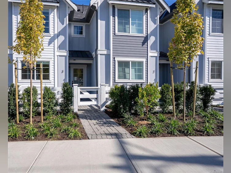 Unit 5-3907 Cedar Hill Road, Saanich, BC, V8P 3Z8