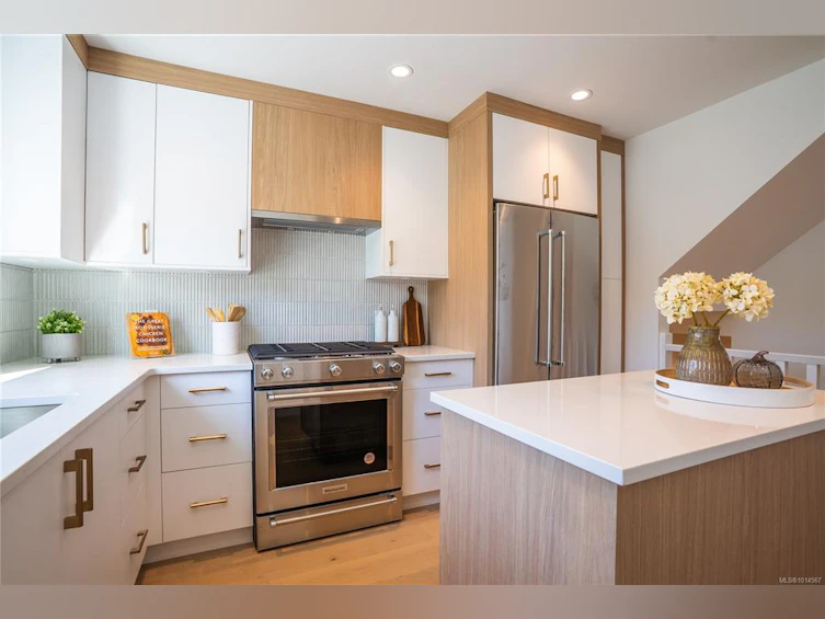 Unit 5-3907 Cedar Hill Road, Saanich, BC, V8P 3Z8 - 11