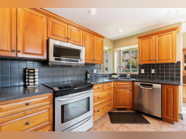 3380 Redden Road, Fairwinds, BC, V9P 9H4 - 9