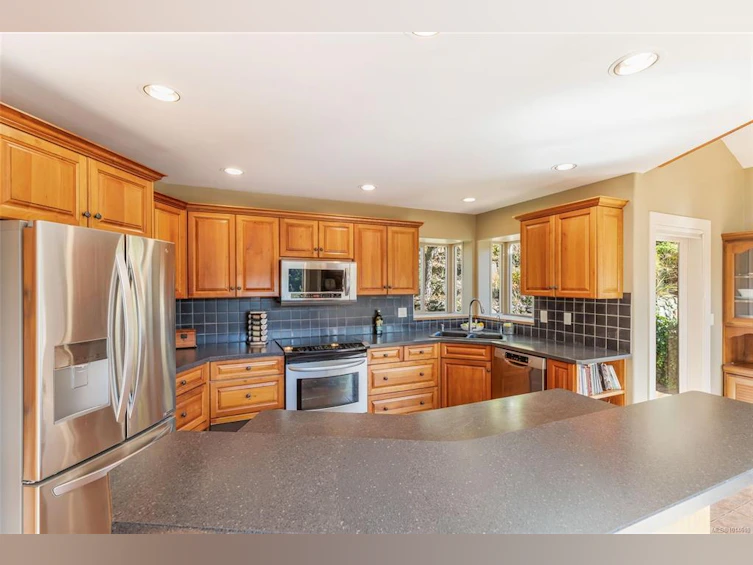 3380 Redden Road, Fairwinds, BC, V9P 9H4 - 18
