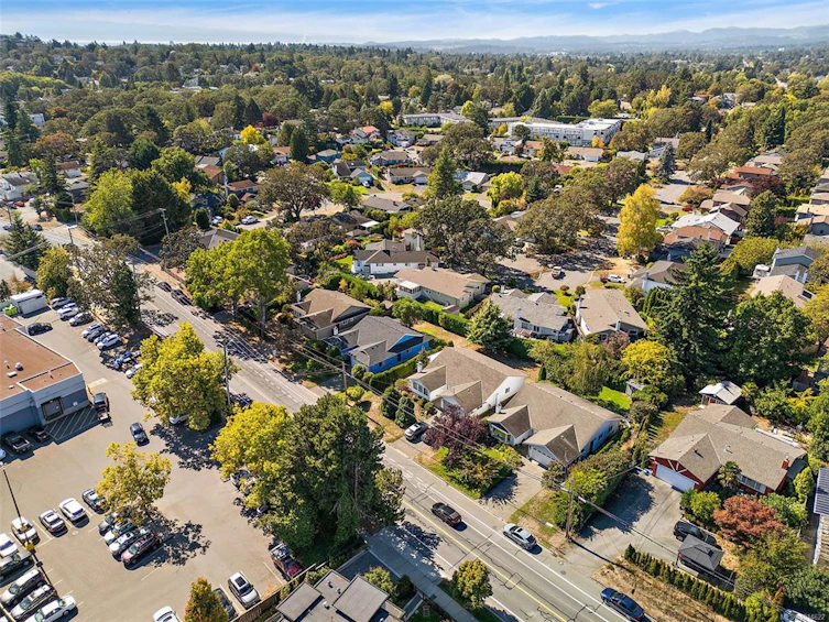 3998 Cedar Hill Road, Saanich, BC, V8N 3C1 - 26