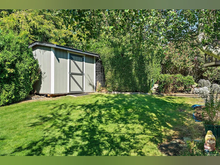3998 Cedar Hill Road, Saanich, BC, V8N 3C1 - 24