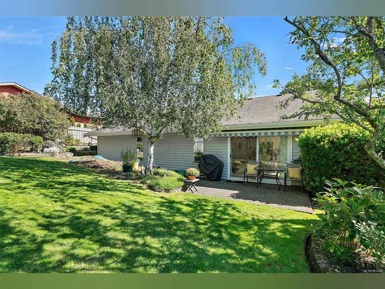 3998 Cedar Hill Road, Saanich, BC, V8N 3C1 - 23