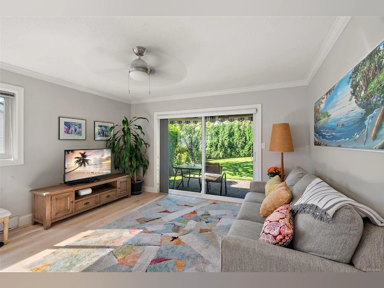 3998 Cedar Hill Road, Saanich, BC, V8N 3C1 - 10