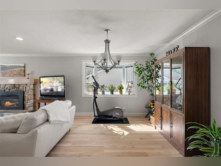 3998 Cedar Hill Road, Saanich, BC, V8N 3C1 - 13