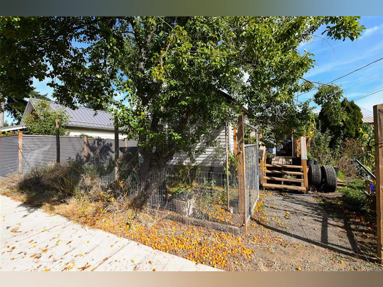 3390 Nikkei Place, Cumberland, BC, V0R 1S0 - 2