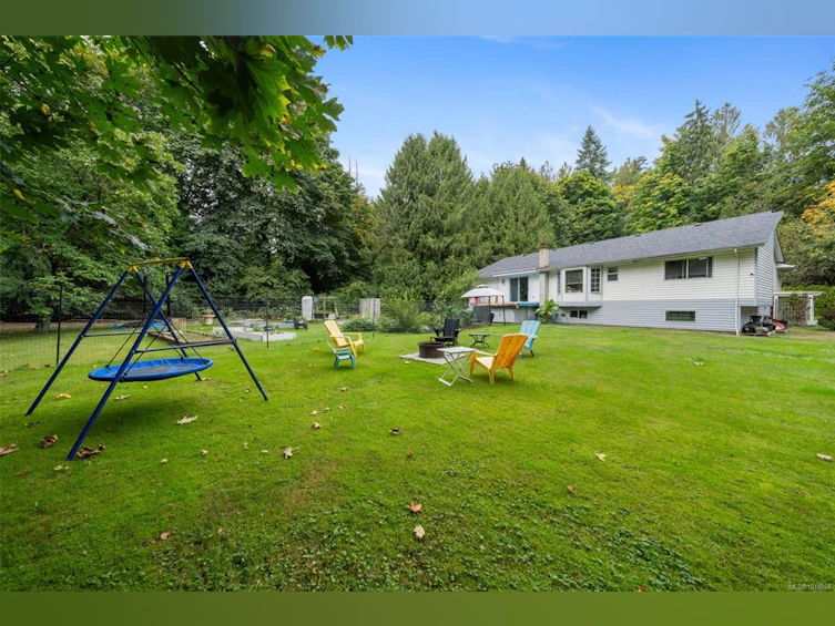 10258 Sutton Road, Honeymoon Bay, BC, V0R 1Y0 - 4
