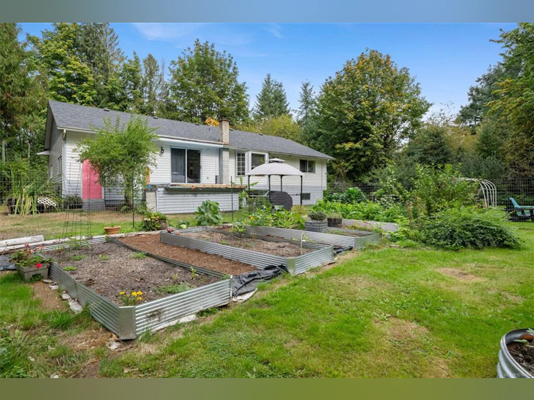 10258 Sutton Road, Honeymoon Bay, BC, V0R 1Y0 - 38