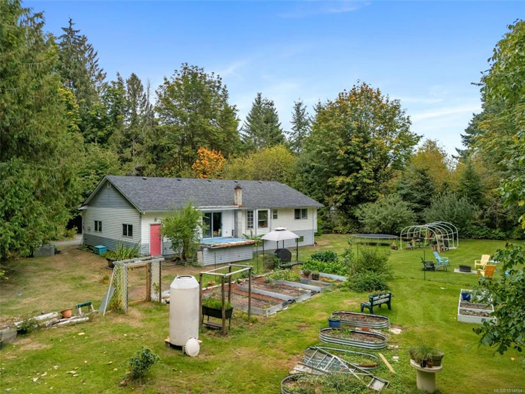 10258 Sutton Road, Honeymoon Bay, BC, V0R 1Y0 - 5