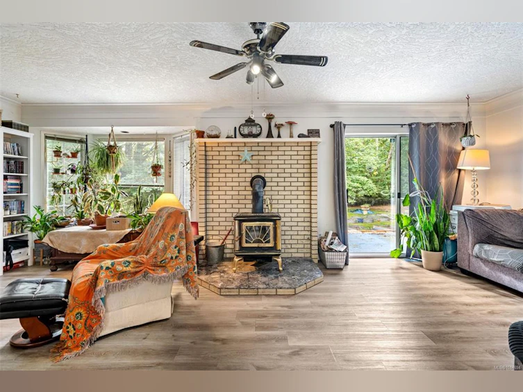 10258 Sutton Road, Honeymoon Bay, BC, V0R 1Y0 - 12