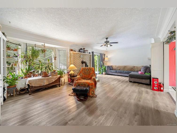 10258 Sutton Road, Honeymoon Bay, BC, V0R 1Y0 - 16