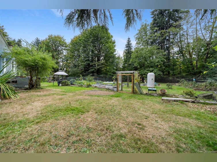 10258 Sutton Road, Honeymoon Bay, BC, V0R 1Y0 - 40