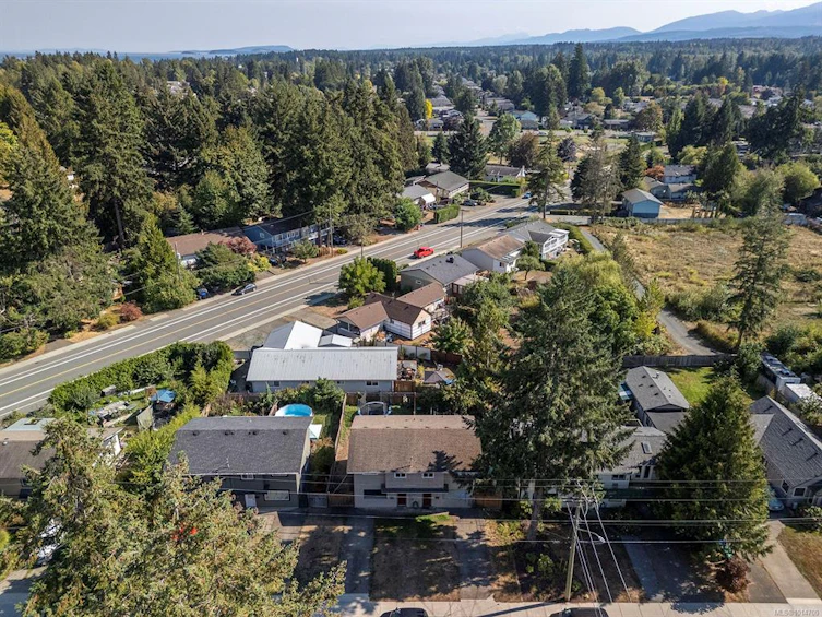1170 14th Street, Courtenay, BC, V9N 1W9 - 2