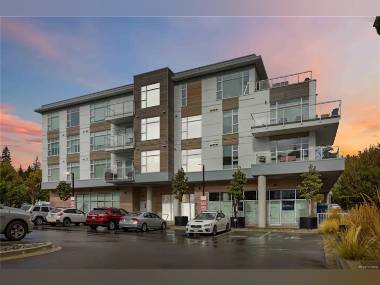 202-5122 Cordova Bay Road, Saanich, BC, V8Y 2K5