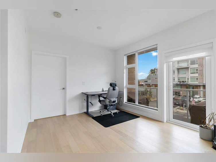 202-5122 Cordova Bay Road, Saanich, BC, V8Y 2K5 - 12