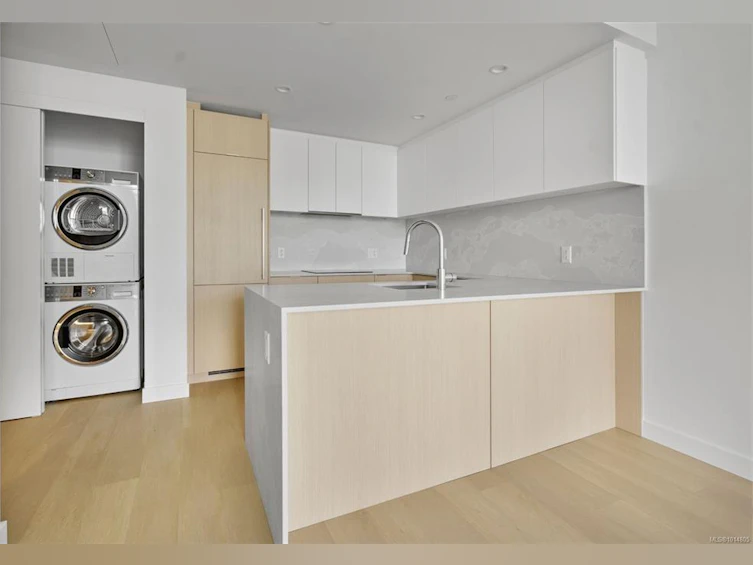 801-1100 Yates Street, Victoria, BC, V8V 0H5 - 10