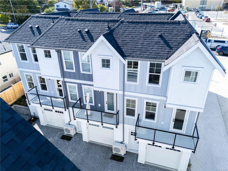 Unit 3-3907 Cedar Hill Road, Saanich, BC, V8P 3Z8 - 2