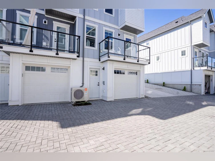 Unit 3-3907 Cedar Hill Road, Saanich, BC, V8P 3Z8 - 39
