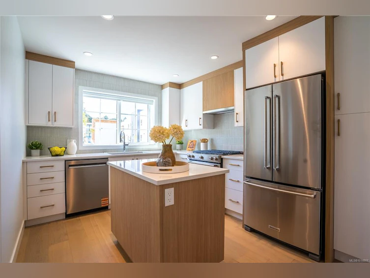 Unit 3-3907 Cedar Hill Road, Saanich, BC, V8P 3Z8 - 11