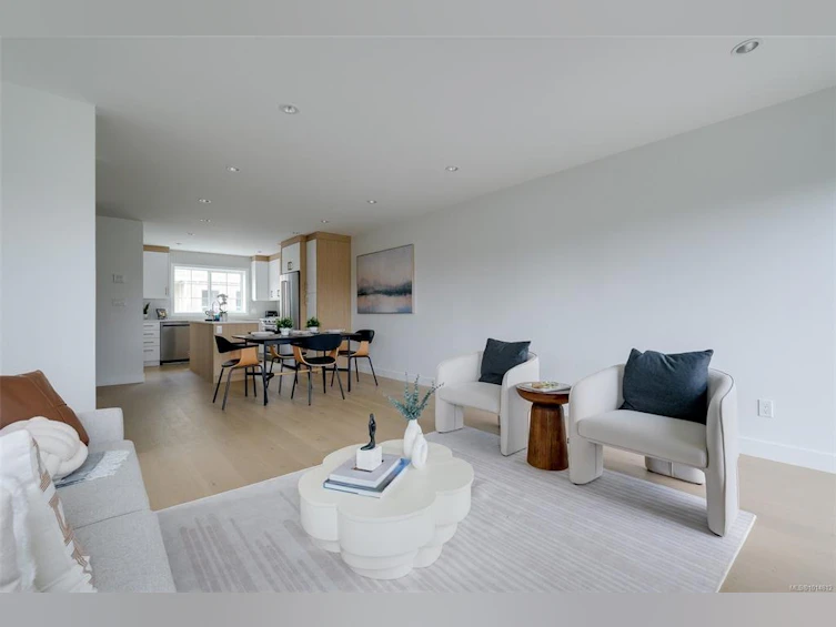Unit 7-3907 Cedar Hill Road, Saanich, BC, V8P 3Z8 - 3