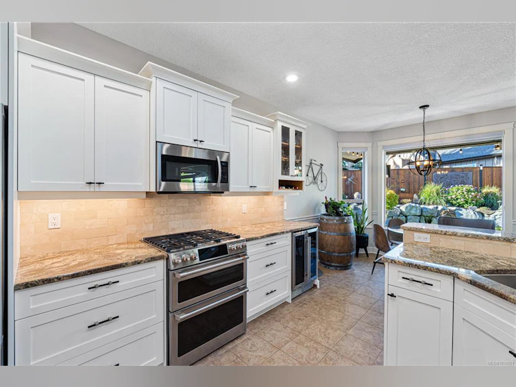 1496 Sumar Lane, French Creek, BC, V9P 2E7 - 31