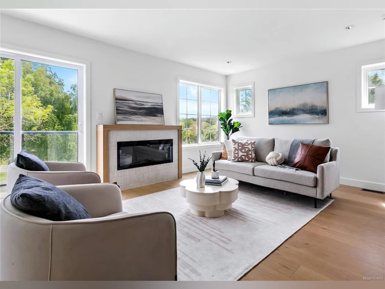 Unit 8-3907 Cedar Hill Road, Saanich, BC, V8P 3Z8 - 2