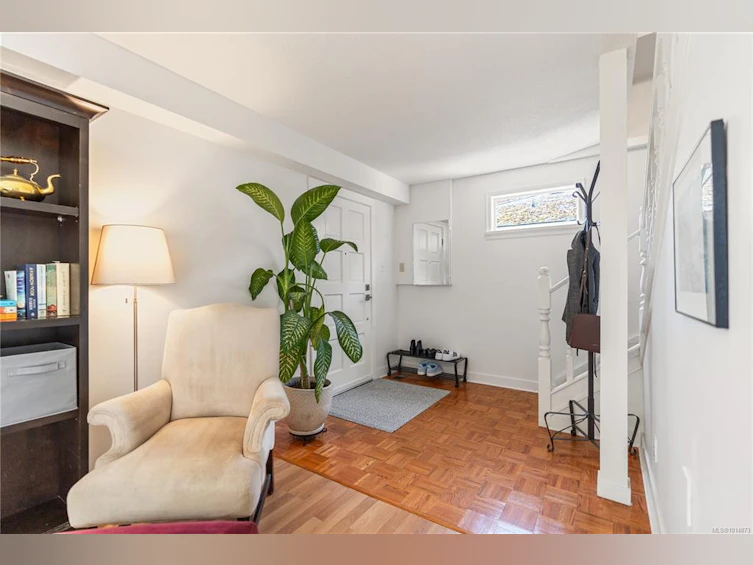 1564 San Juan Avenue, Saanich, BC, V8N 2L5 - 5