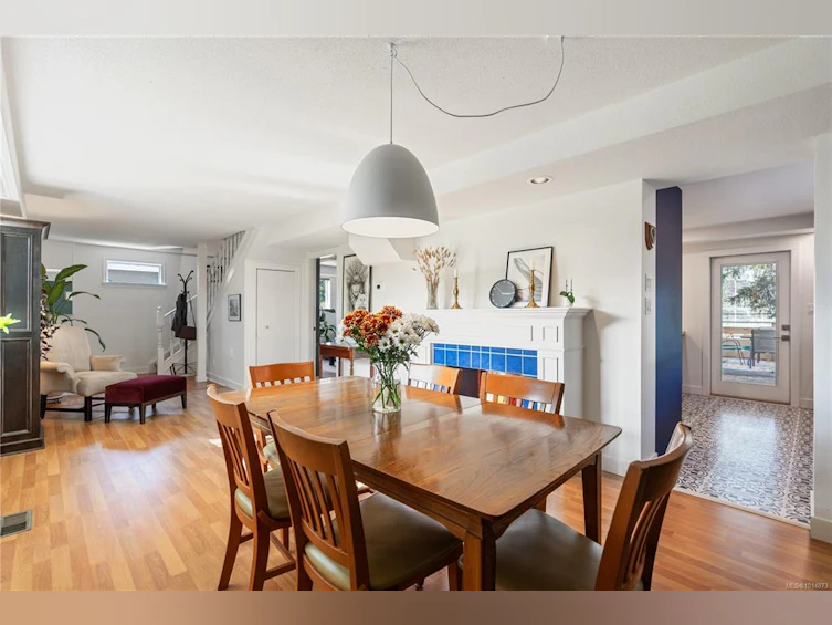 1564 San Juan Avenue, Saanich, BC, V8N 2L5 - 8