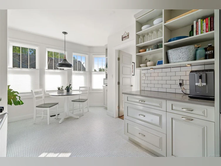 903 Collinson Street, Victoria, BC, V8V 3B7 - 15