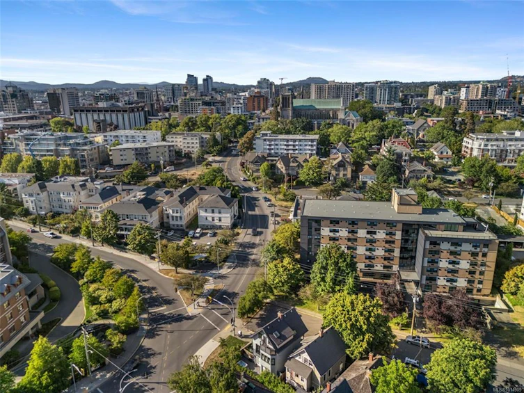 903 Collinson Street, Victoria, BC, V8V 3B7 - 42