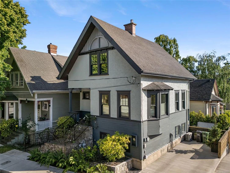 903 Collinson Street, Victoria, BC, V8V 3B7