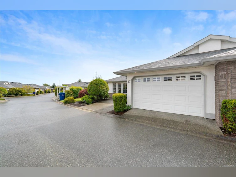 17-6595 Groveland Drive, Nanaimo, BC, V9V 1S6 - 2