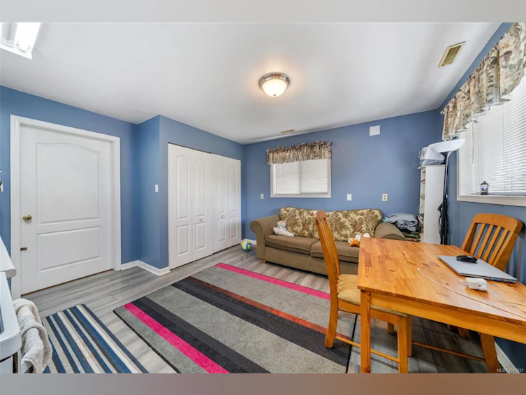 899 Currandale Court, Saanich, BC, V8X 4Y2 - 43