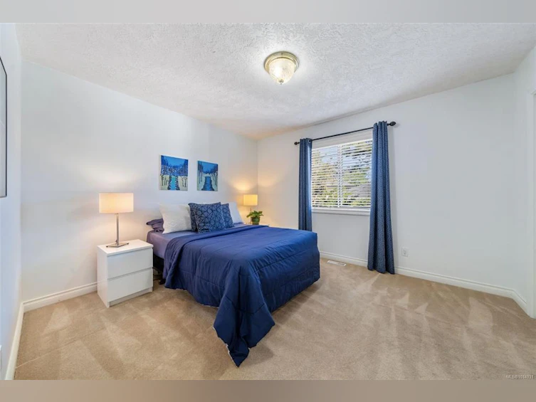 899 Currandale Court, Saanich, BC, V8X 4Y2 - 25