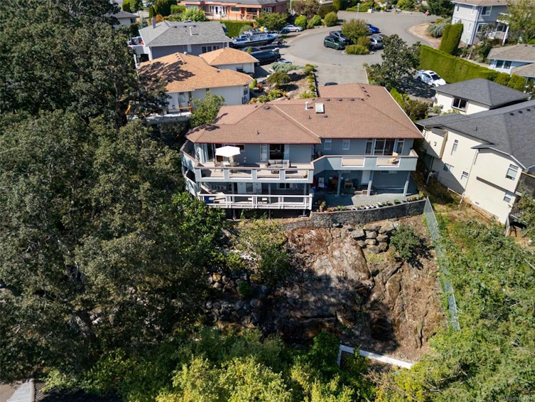 899 Currandale Court, Saanich, BC, V8X 4Y2 - 27