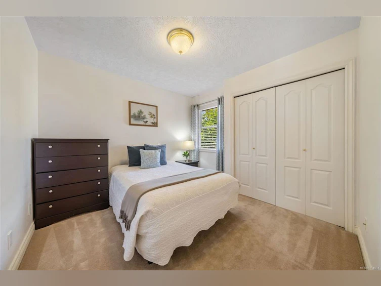899 Currandale Court, Saanich, BC, V8X 4Y2 - 24