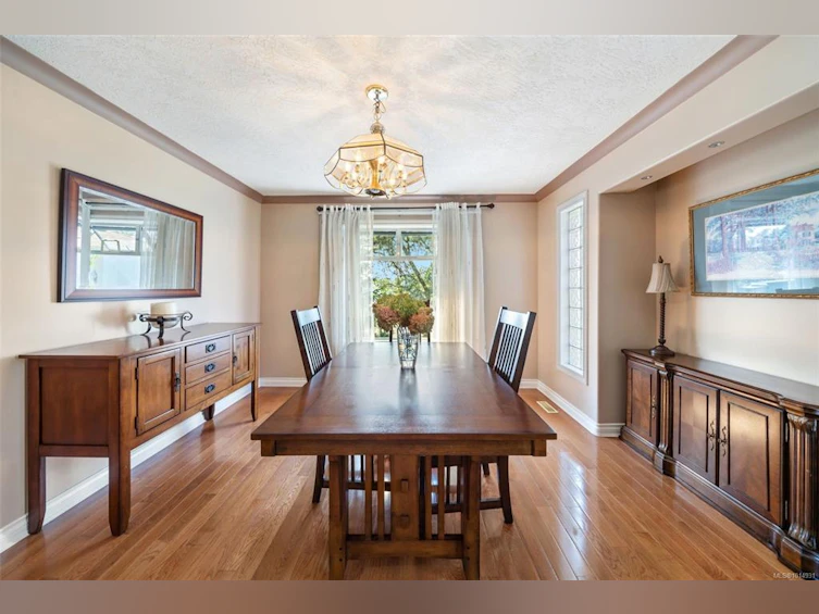 899 Currandale Court, Saanich, BC, V8X 4Y2 - 16