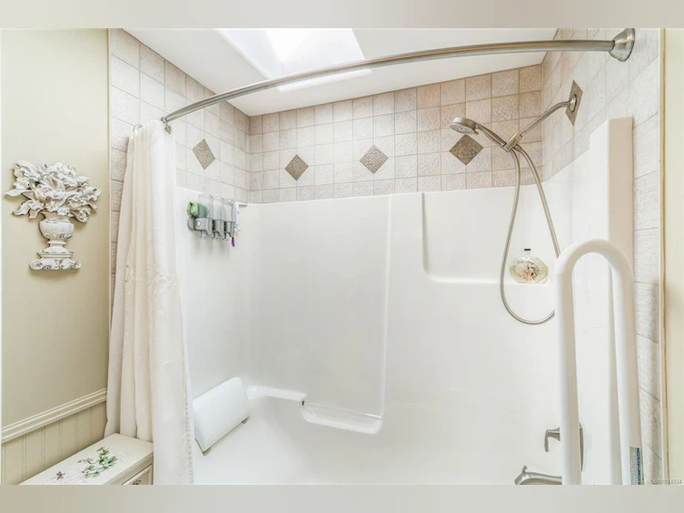 1299 Leeward Way, Qualicum Beach, BC, V9K 2M1 - 24
