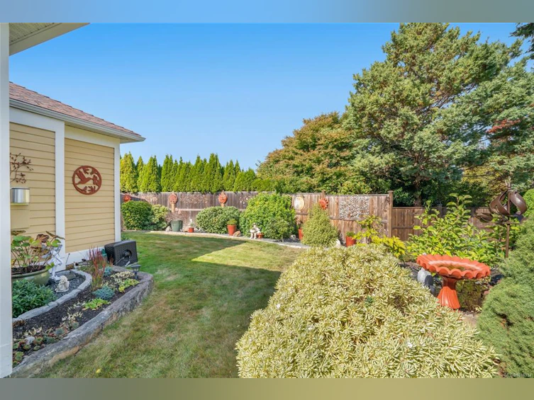 1299 Leeward Way, Qualicum Beach, BC, V9K 2M1 - 49