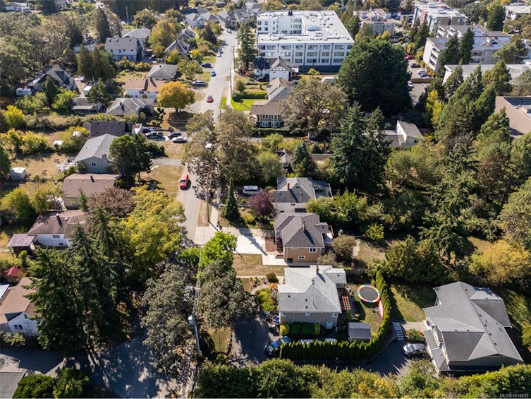 3276 Linwood Avenue, Saanich, BC, V8X 1E4 - 52
