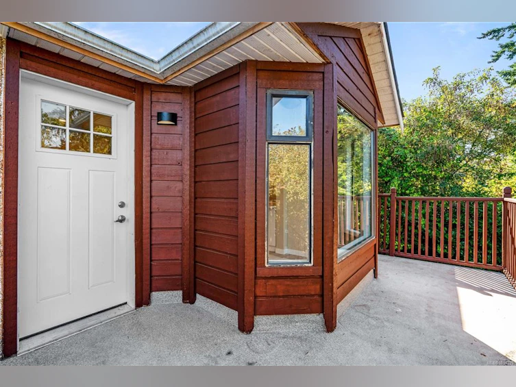 3276 Linwood Avenue, Saanich, BC, V8X 1E4 - 38
