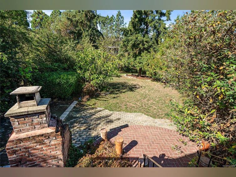 3276 Linwood Avenue, Saanich, BC, V8X 1E4 - 40
