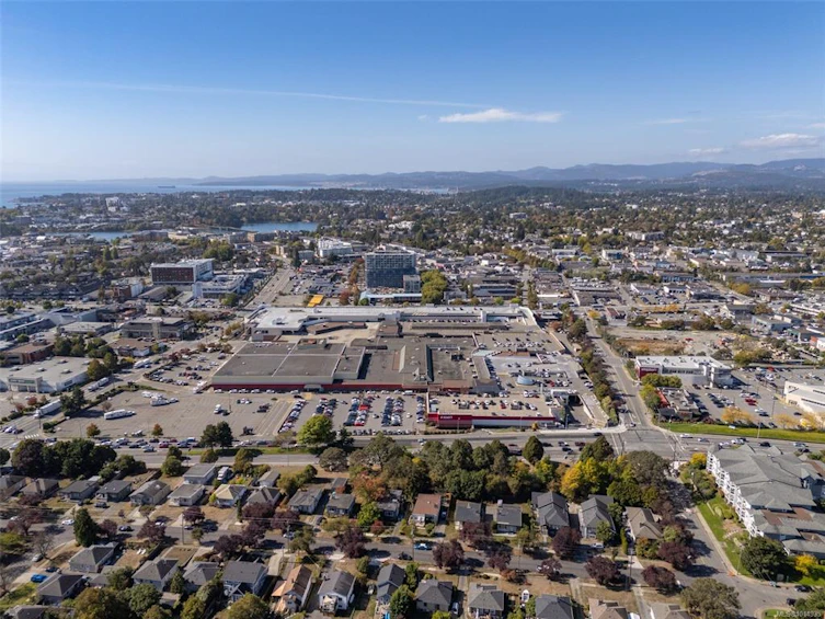 3276 Linwood Avenue, Saanich, BC, V8X 1E4 - 60
