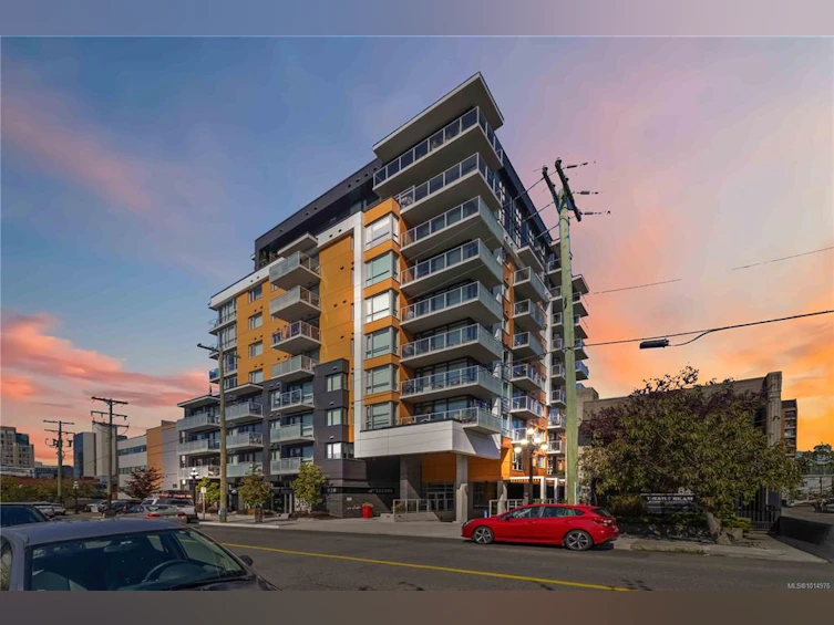 302-838 Broughton Street, Victoria, BC, V8W 1E4