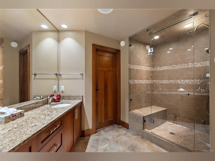 10206 Surfside Place, Sidney, BC, V8L 3R5 - 23