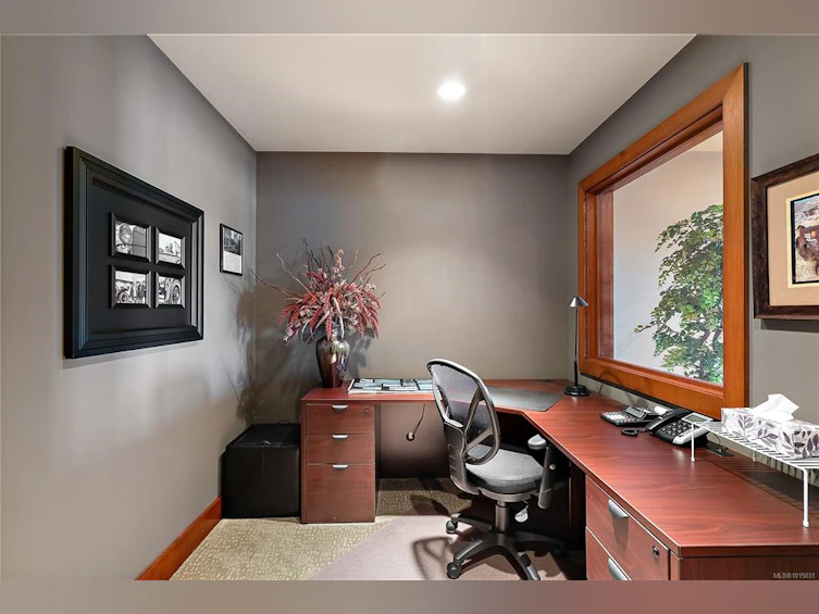 10206 Surfside Place, Sidney, BC, V8L 3R5 - 32