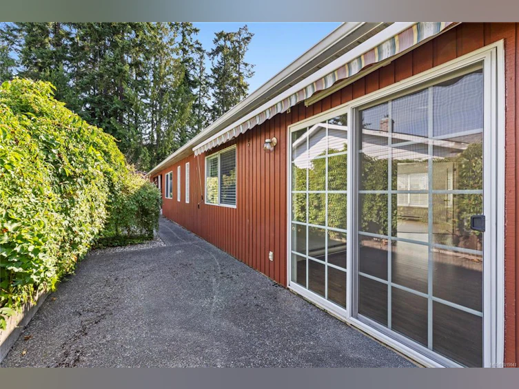 332 S Moilliet Street, Parksville, BC, V9P 1K1 - 8