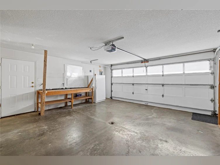 332 S Moilliet Street, Parksville, BC, V9P 1K1 - 35